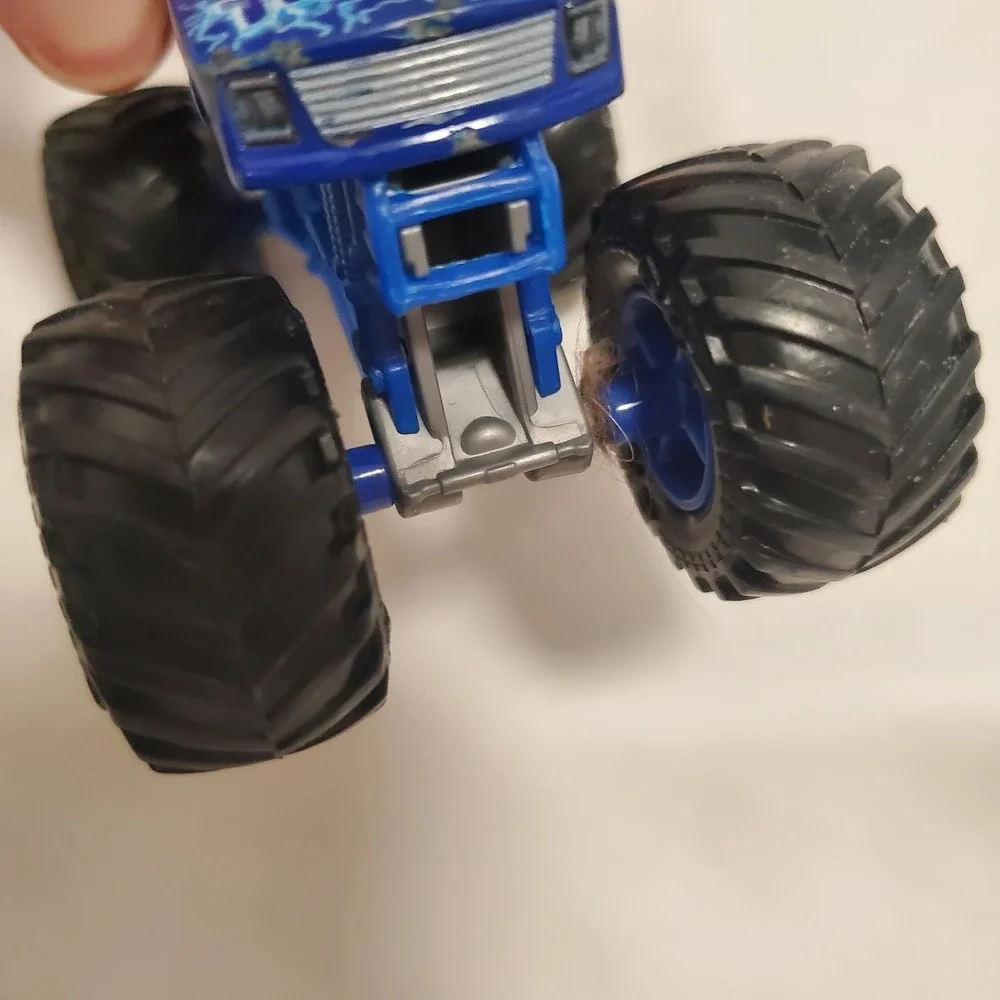 Spin Master 2024 Monster Jam Series 7 Blue Thunder 1:64th
